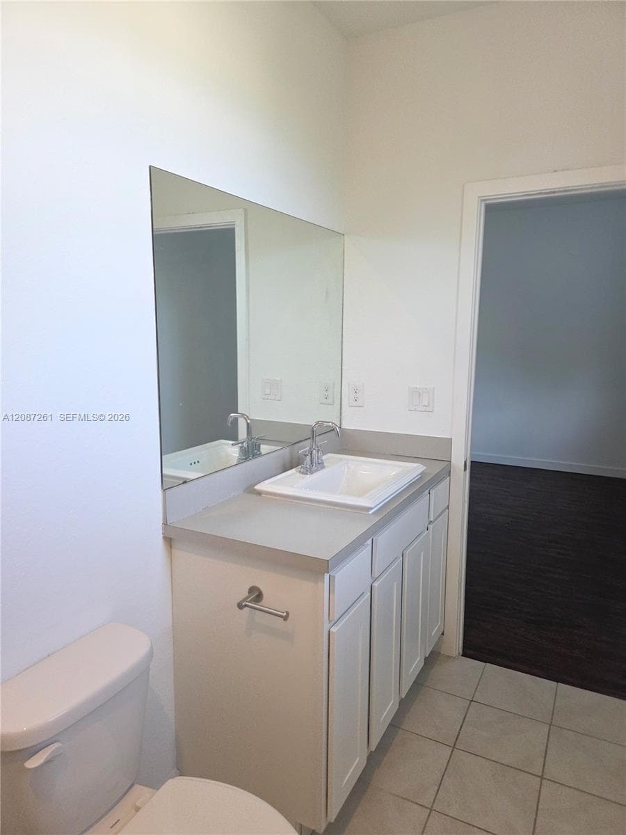 389 NE 5th Pl #389 photo 3