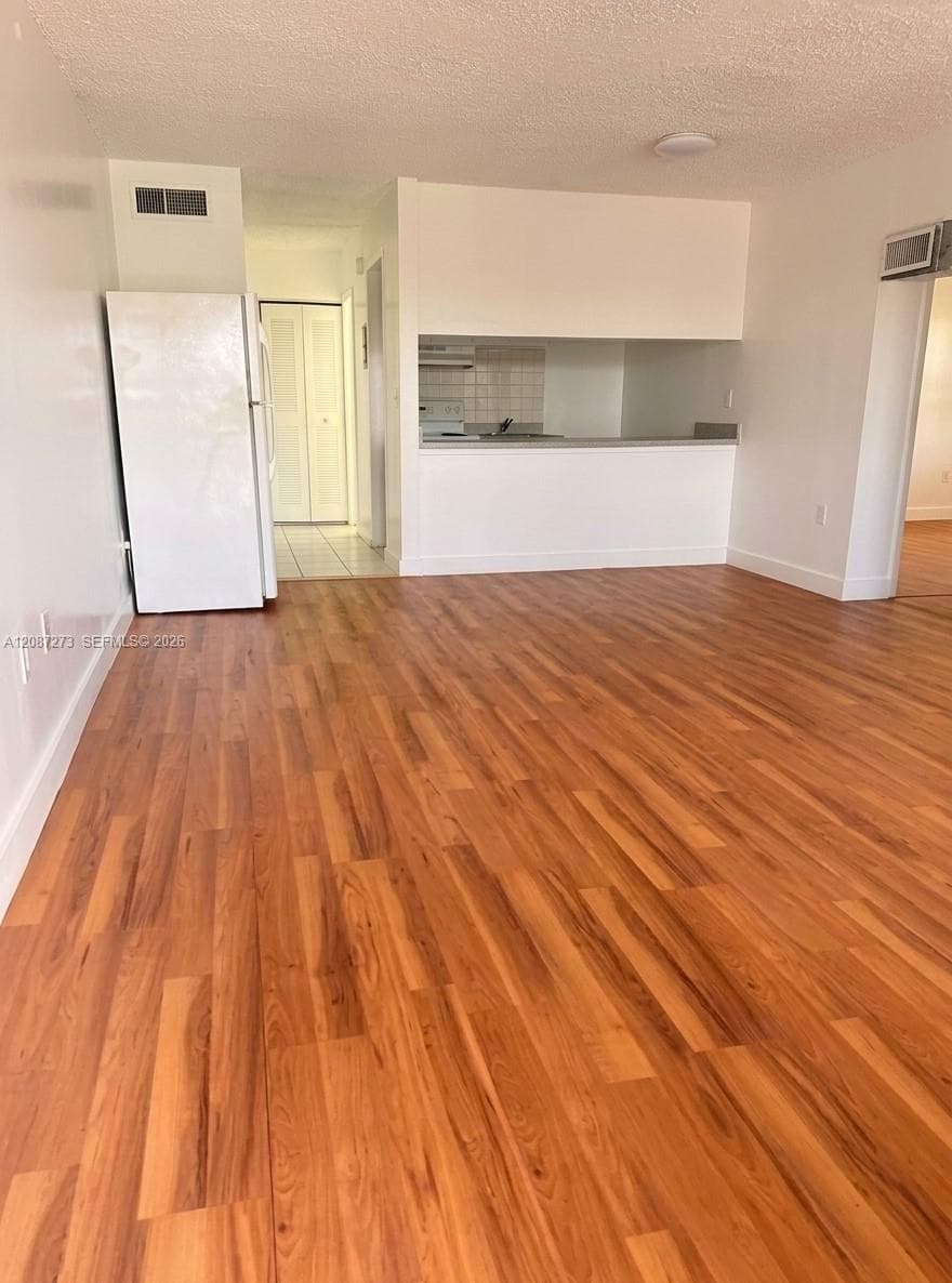 NEW WORLD CONDO APTS III · #C-201 in Miami Gardens - Photo 3