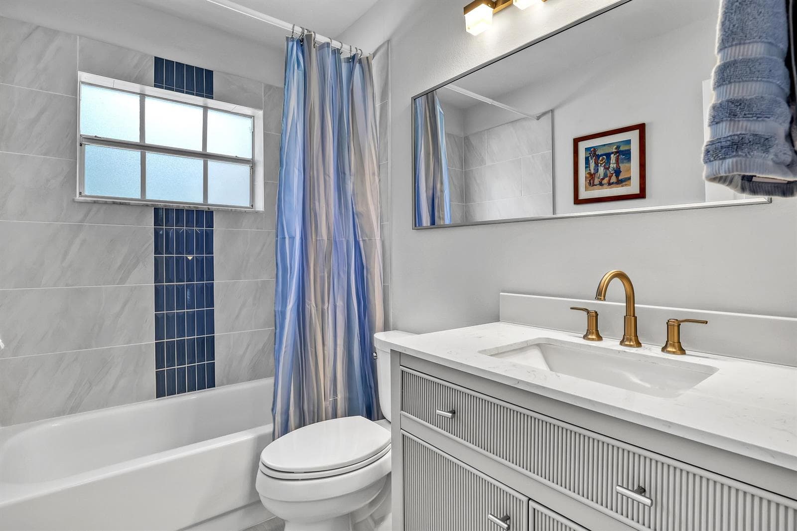 Renovated 2nd Bath for Bed Rm 1 & 2