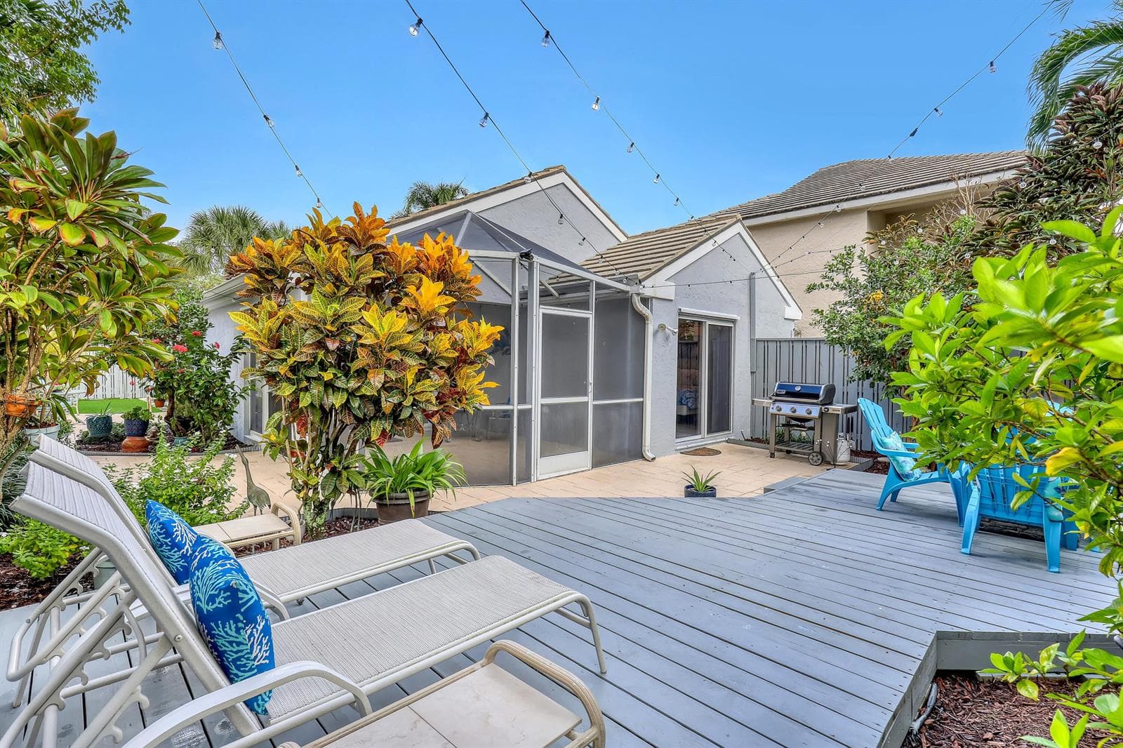 Landscaped outdoor living space