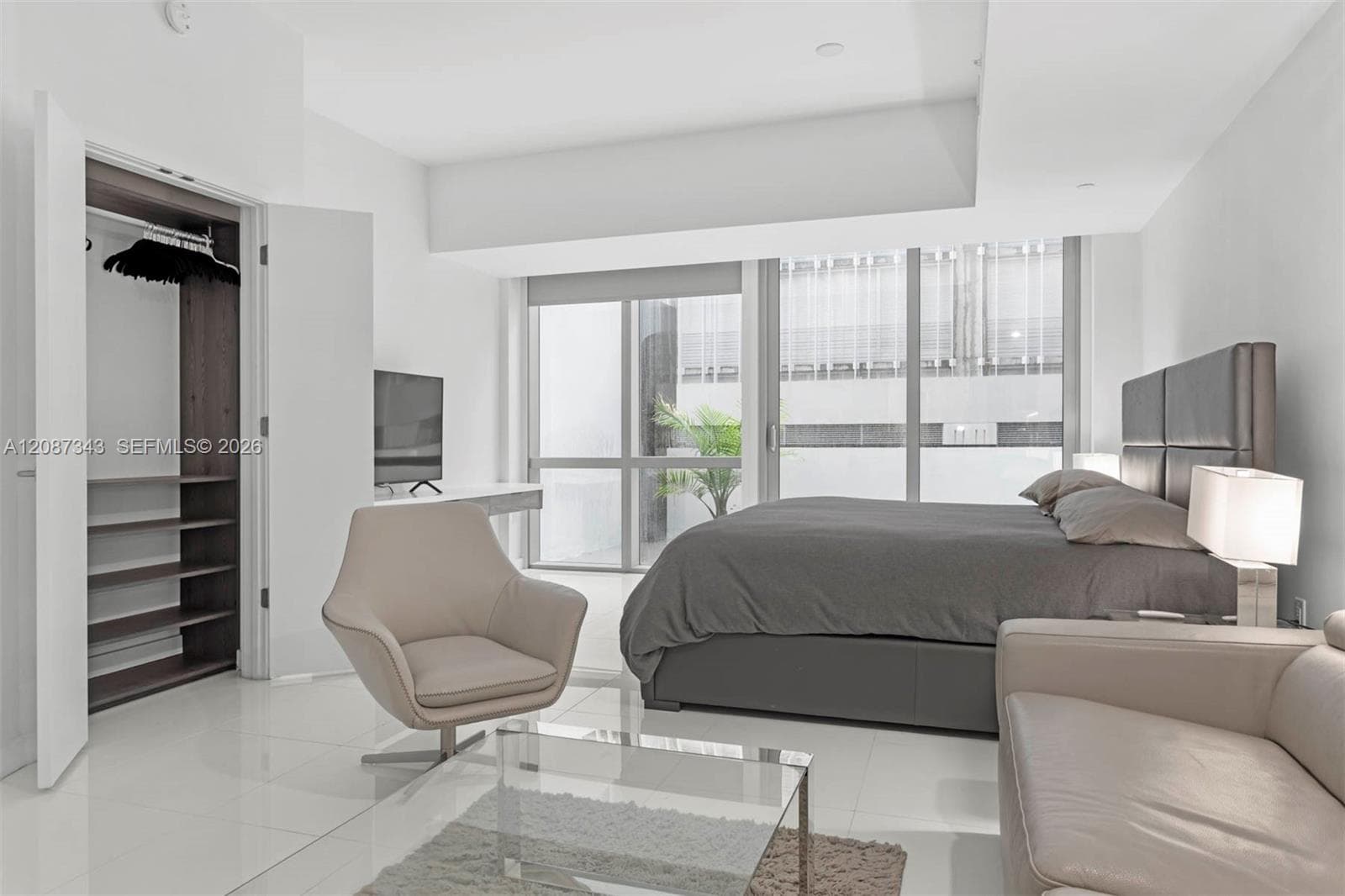 Paramount Miami Worldcenter · #300 in Miami - Photo 6
