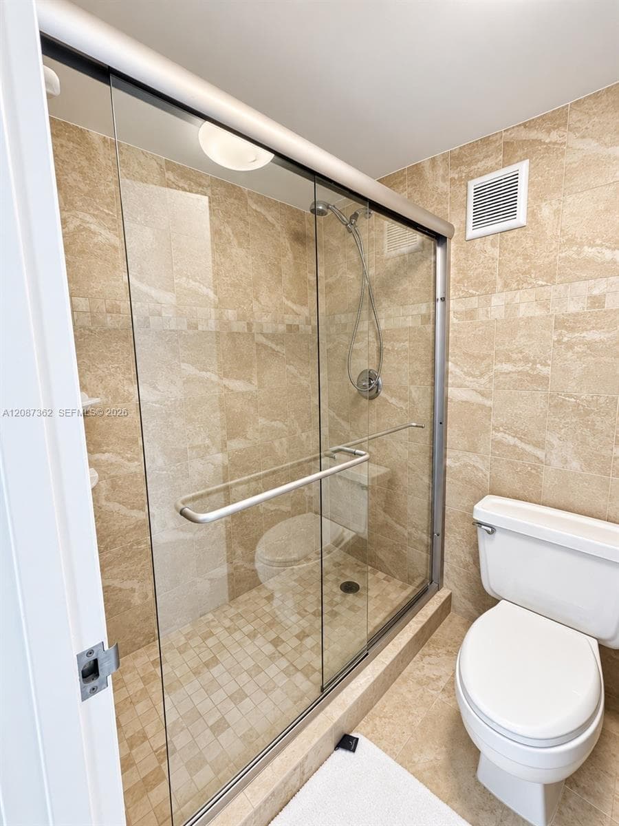 SEA AIR TOWERS CONDO · #1606 in Hollywood - Photo 17