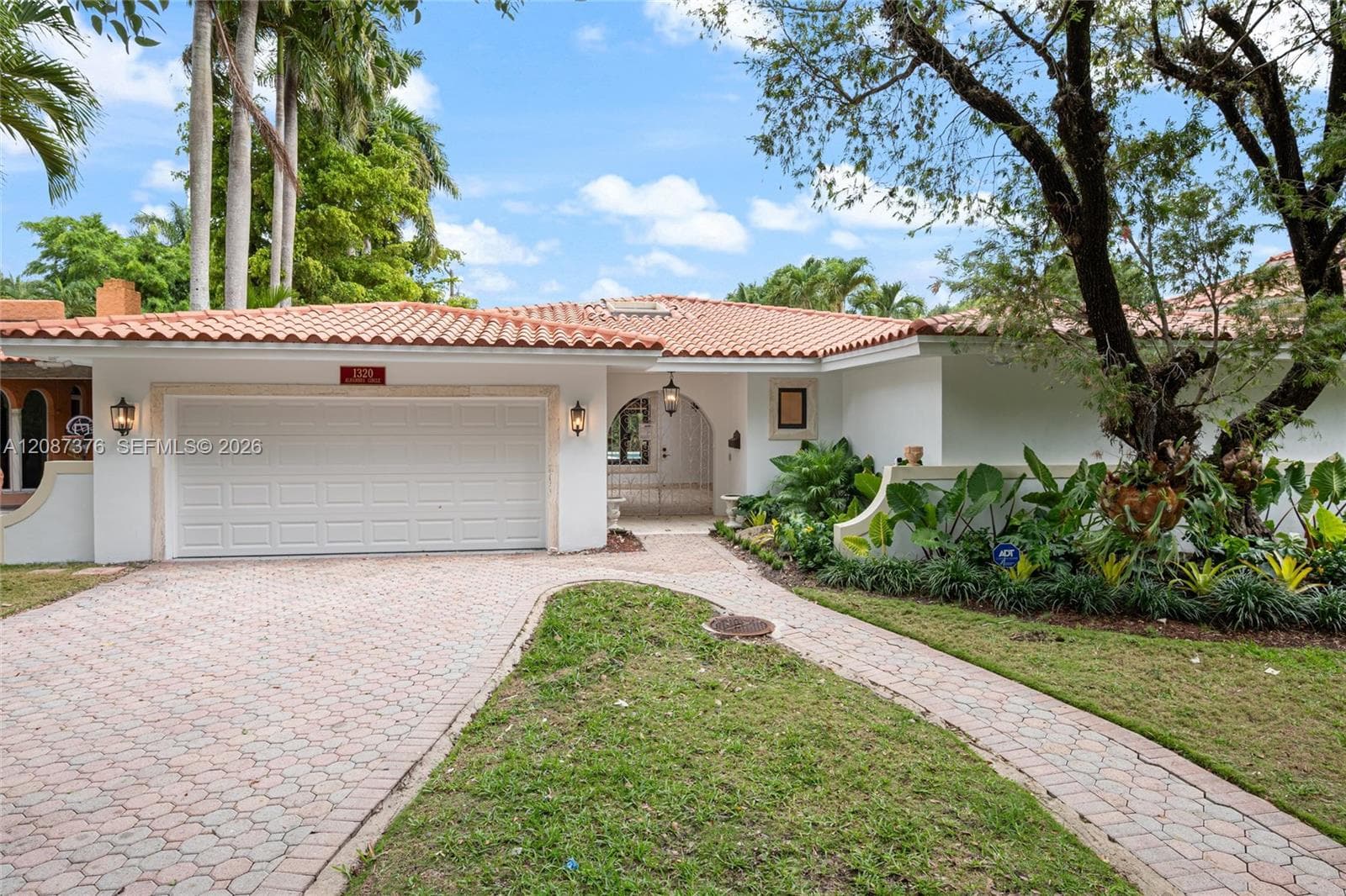 1320 Alhambra Cir photo 33