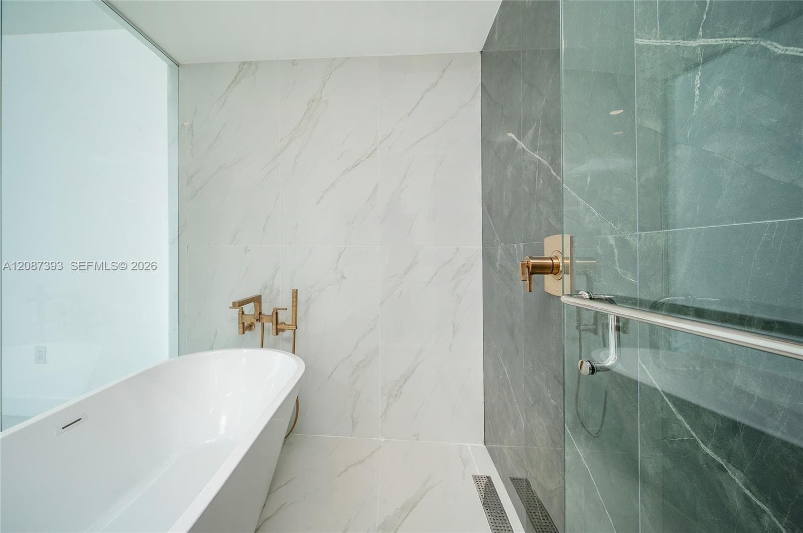 shower & bathtub