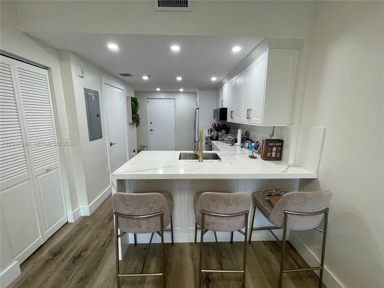 Eat in Kitchen