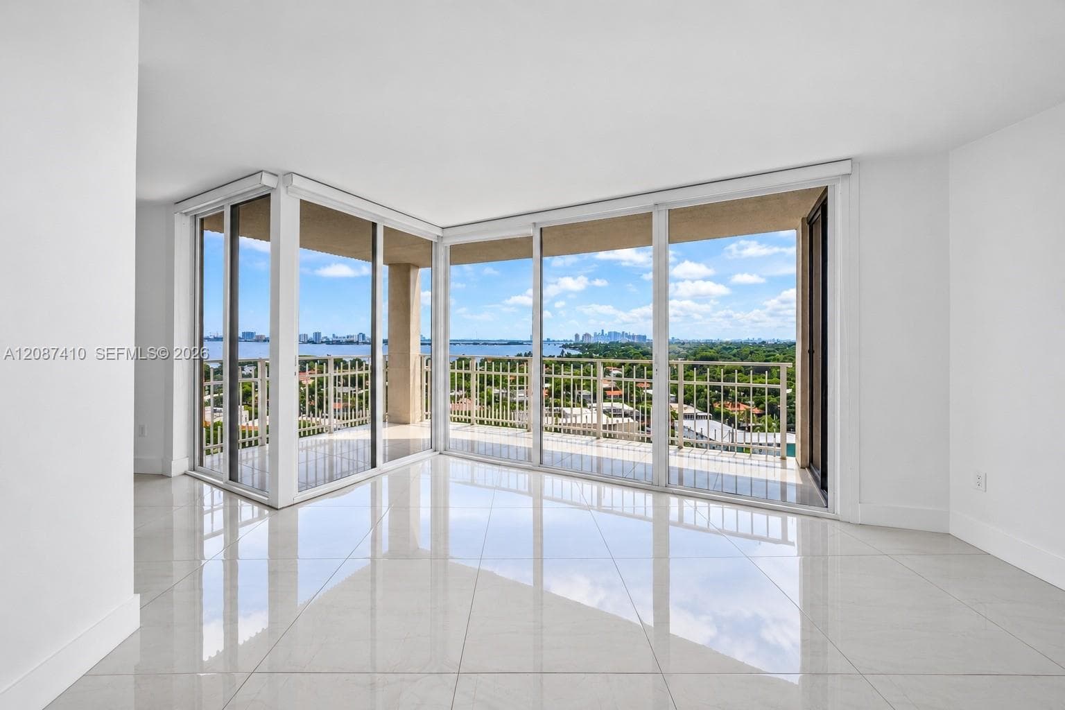 TOWERS OF QUAYSIDE CONDO · #1206 in Miami - Photo 9