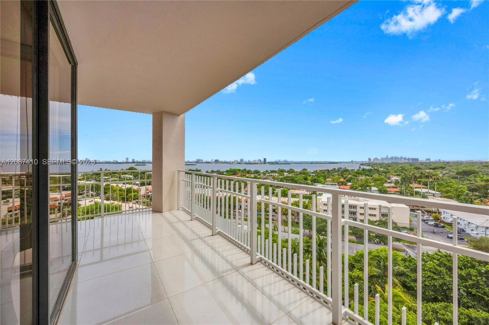 TOWERS OF QUAYSIDE CONDO · #1206 in Miami - Photo 4