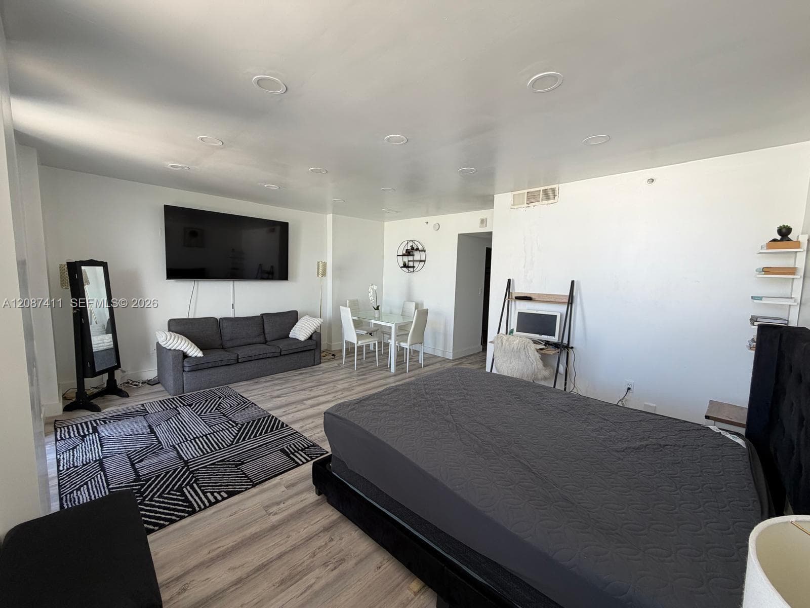 Clear View Towers Condo · #804 in Miami Beach - Photo 3