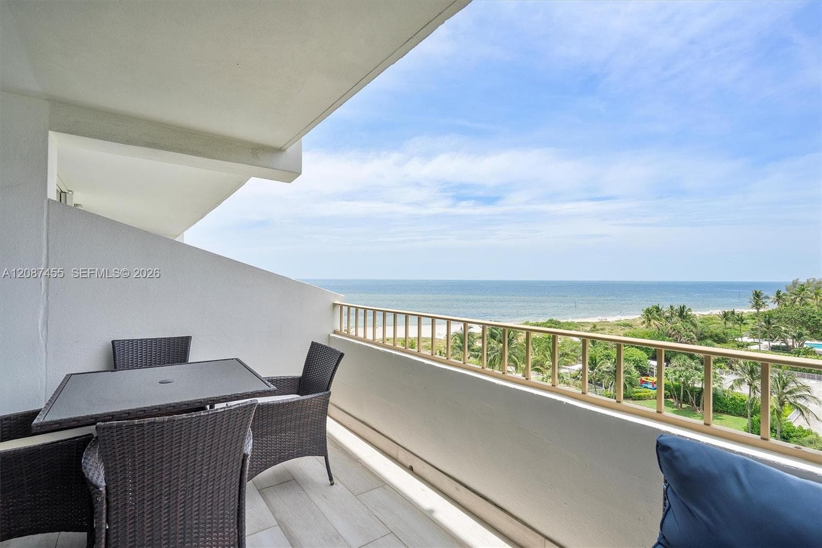 Commodore Club East · #807 in Key Biscayne - Photo 9
