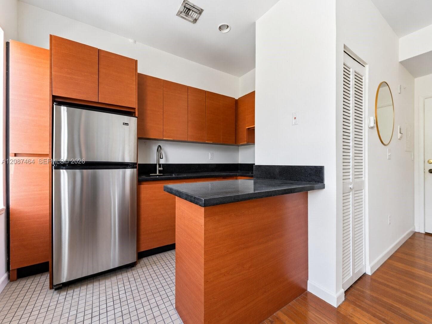 DORANN CONDO · #302 in Miami Beach - Photo 8