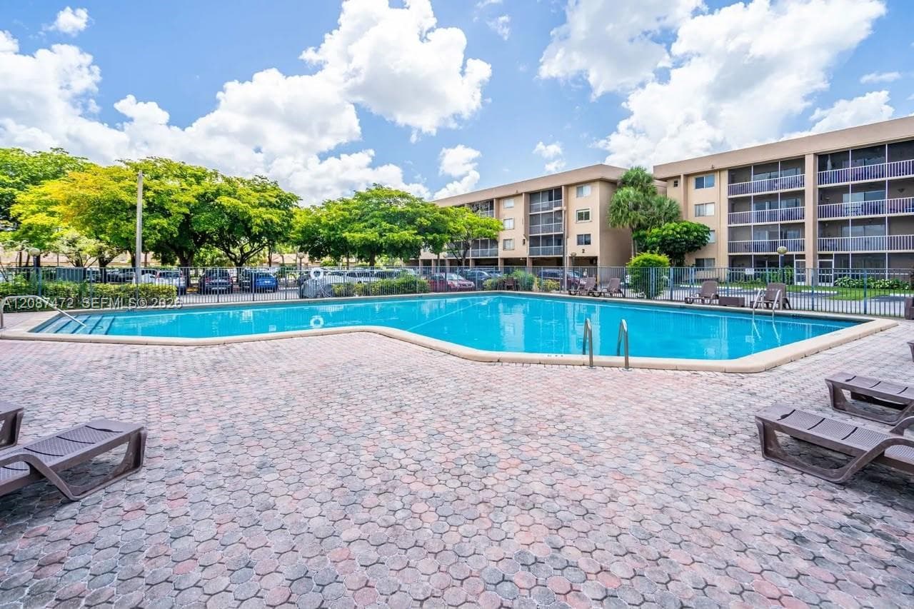 COUNTRY LANE CONDO #1 · #405 in Hialeah - Photo 1