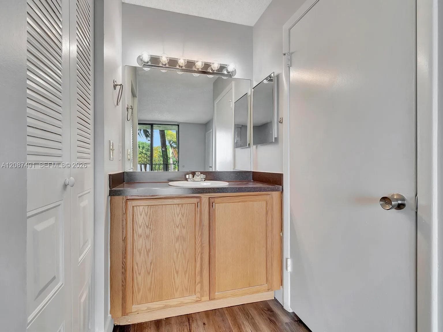Clear Lake Club Condo · #28 in West Palm Beach - Photo 7