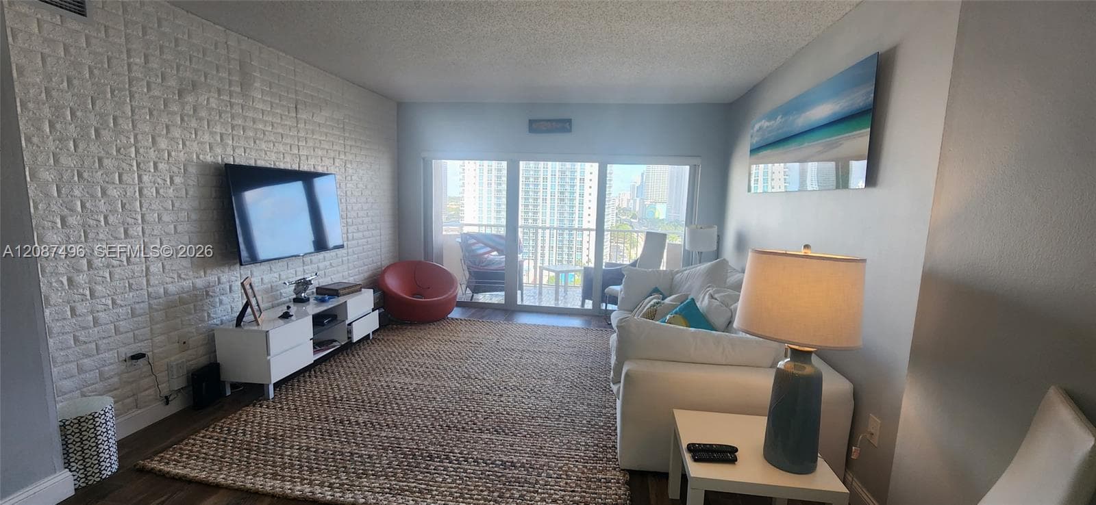 nice floors, backdrop etc.(photo with previous white couch ..as you see many styles work in this unit)