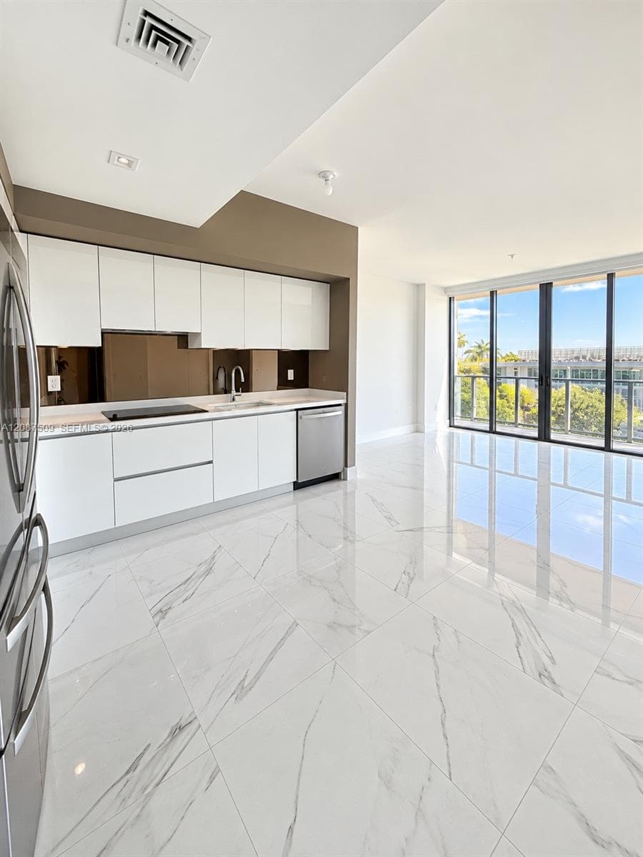 OASIS HALLANDALE WEST · #306 in Hallandale Beach - Photo 2