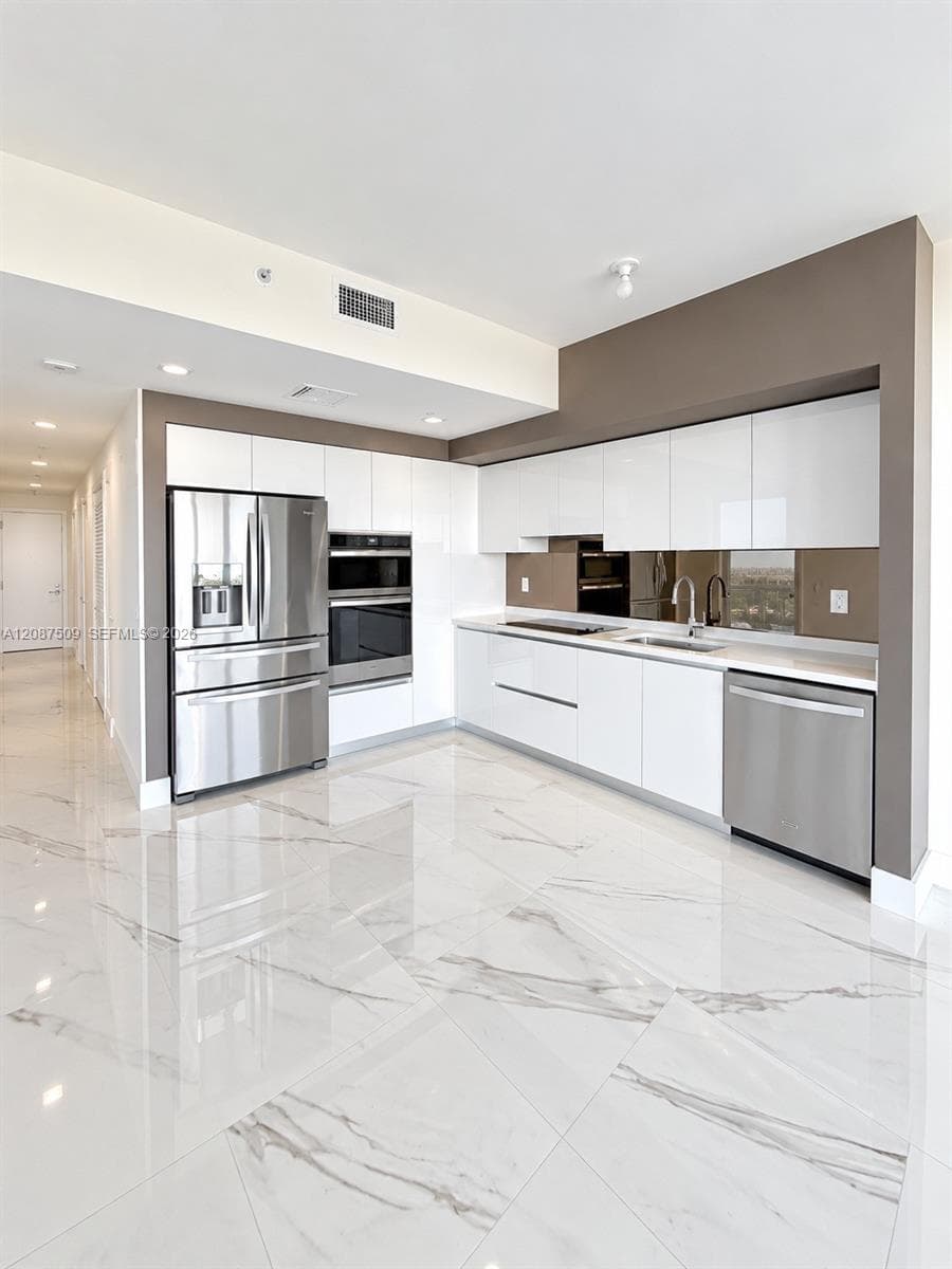 OASIS HALLANDALE WEST · #306 in Hallandale Beach - Photo 3