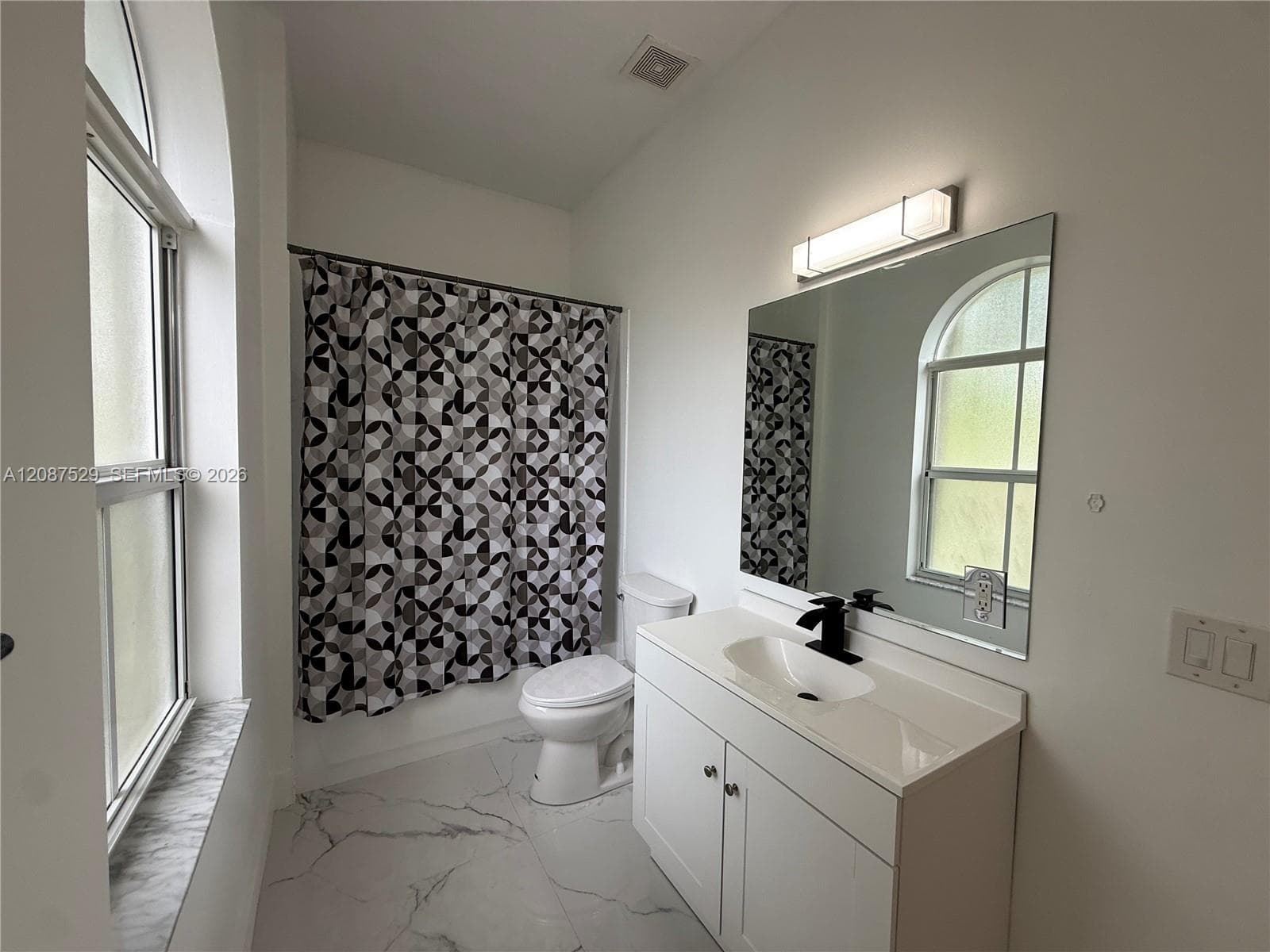 3961 NE 11th Dr #3961 photo 17