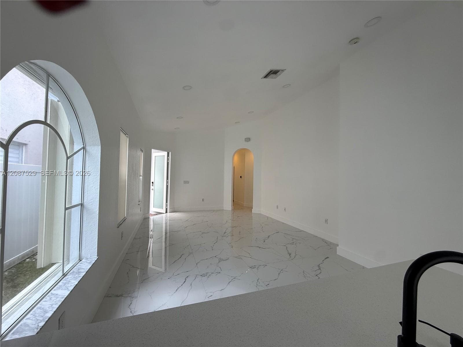 3961 NE 11th Dr #3961 photo 4