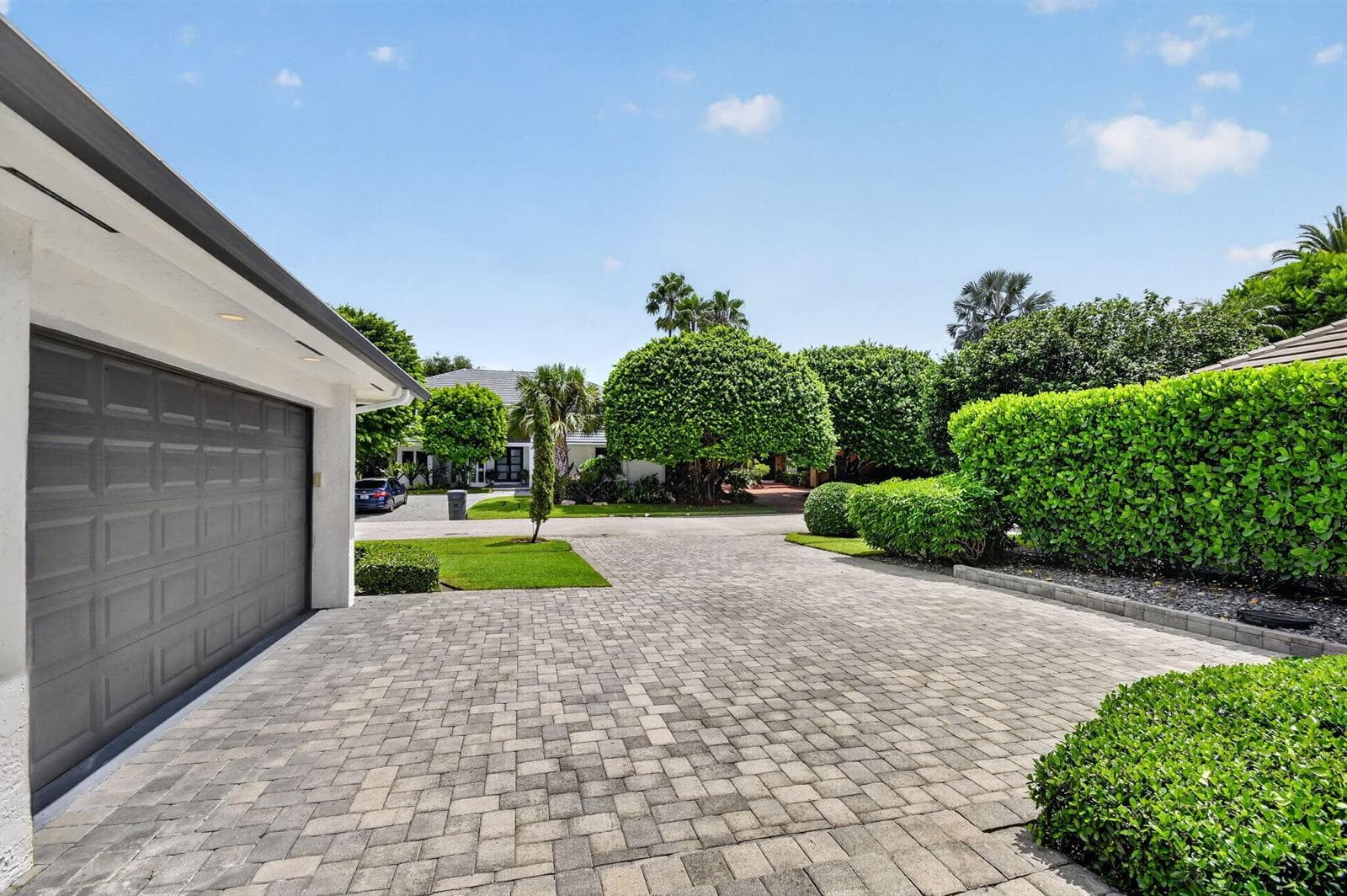 Spacious Driveway