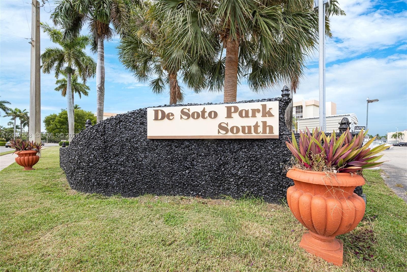 DESOTO PARK CONDO · #514 in Hallandale Beach - Photo 1