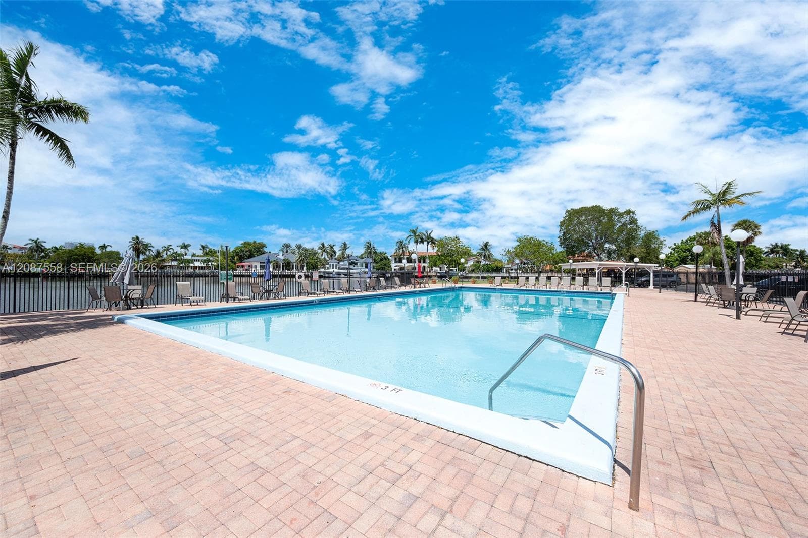 DESOTO PARK CONDO · #514 in Hallandale Beach - Photo 38