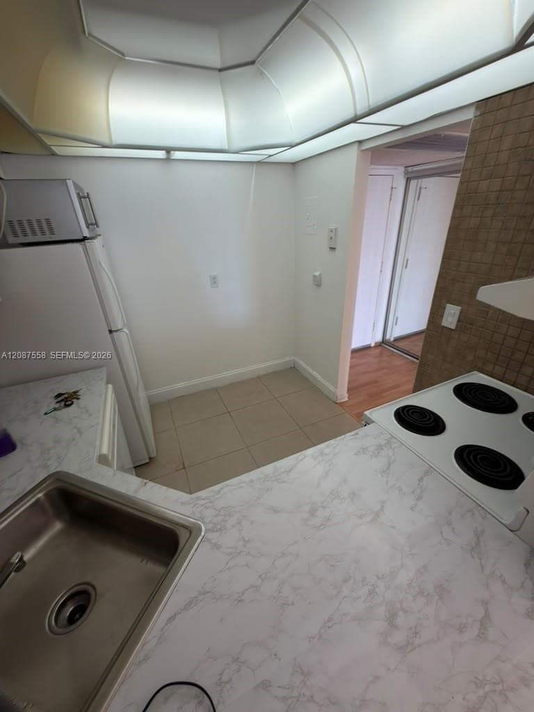 DESOTO PARK CONDO · #514 in Hallandale Beach - Photo 11