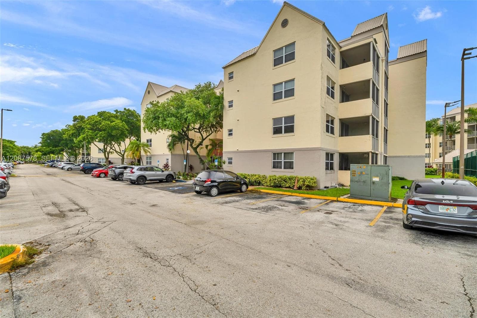 LAS VISTAS AT DORAL CONDO · #304 in Doral - Photo 3