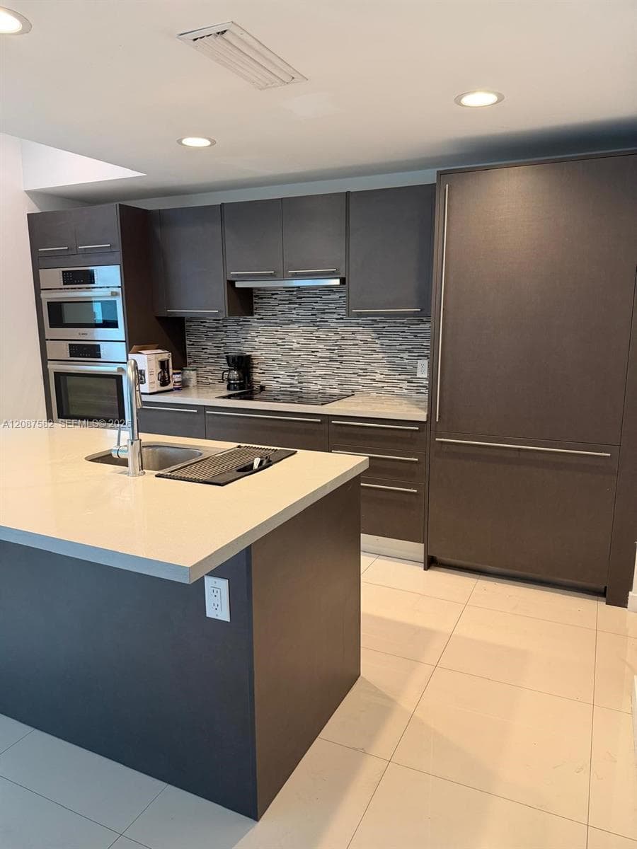 MIDTOWN DORAL CONDO 4 · #215 in Doral - Photo 2
