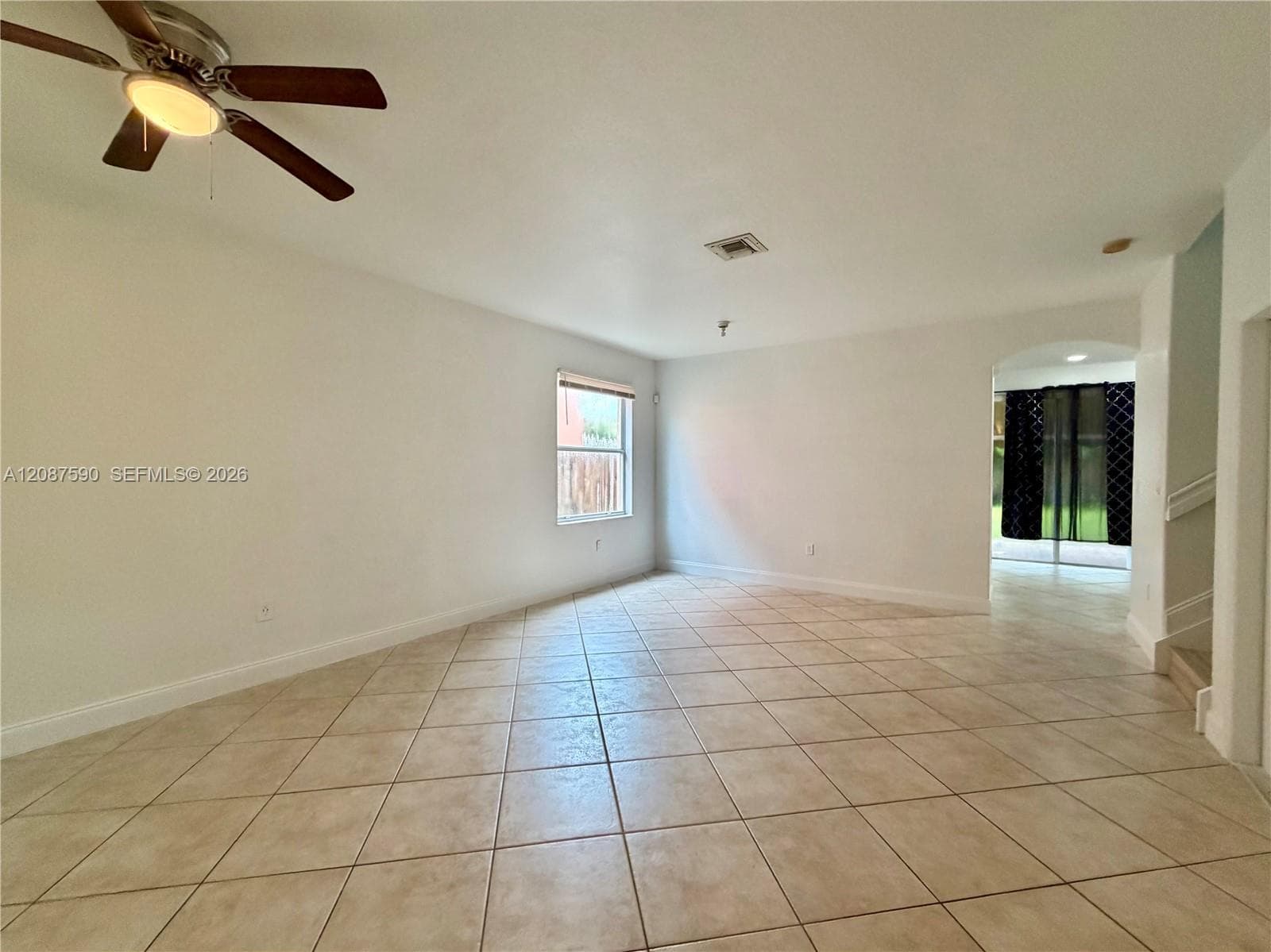 1548 SE 20th Ter photo 3