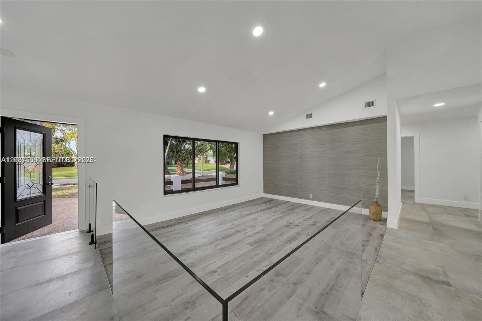 3352 Lakeview Blvd photo 6