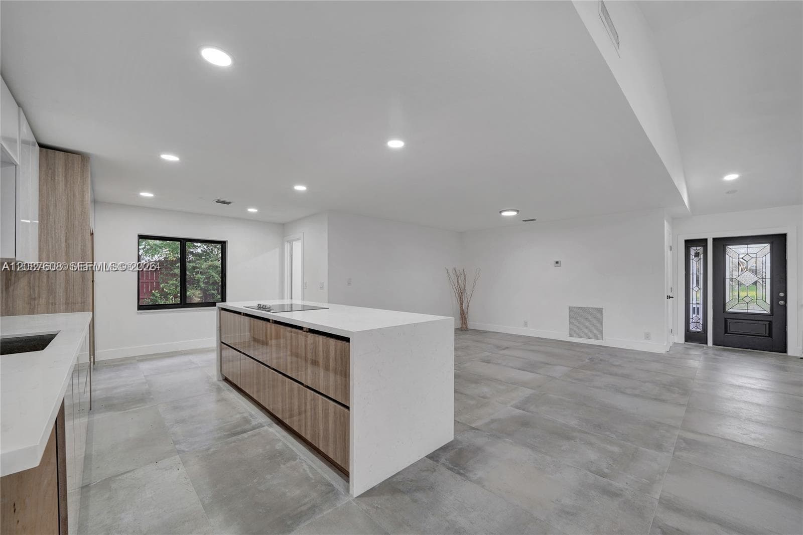 3352 Lakeview Blvd photo 3