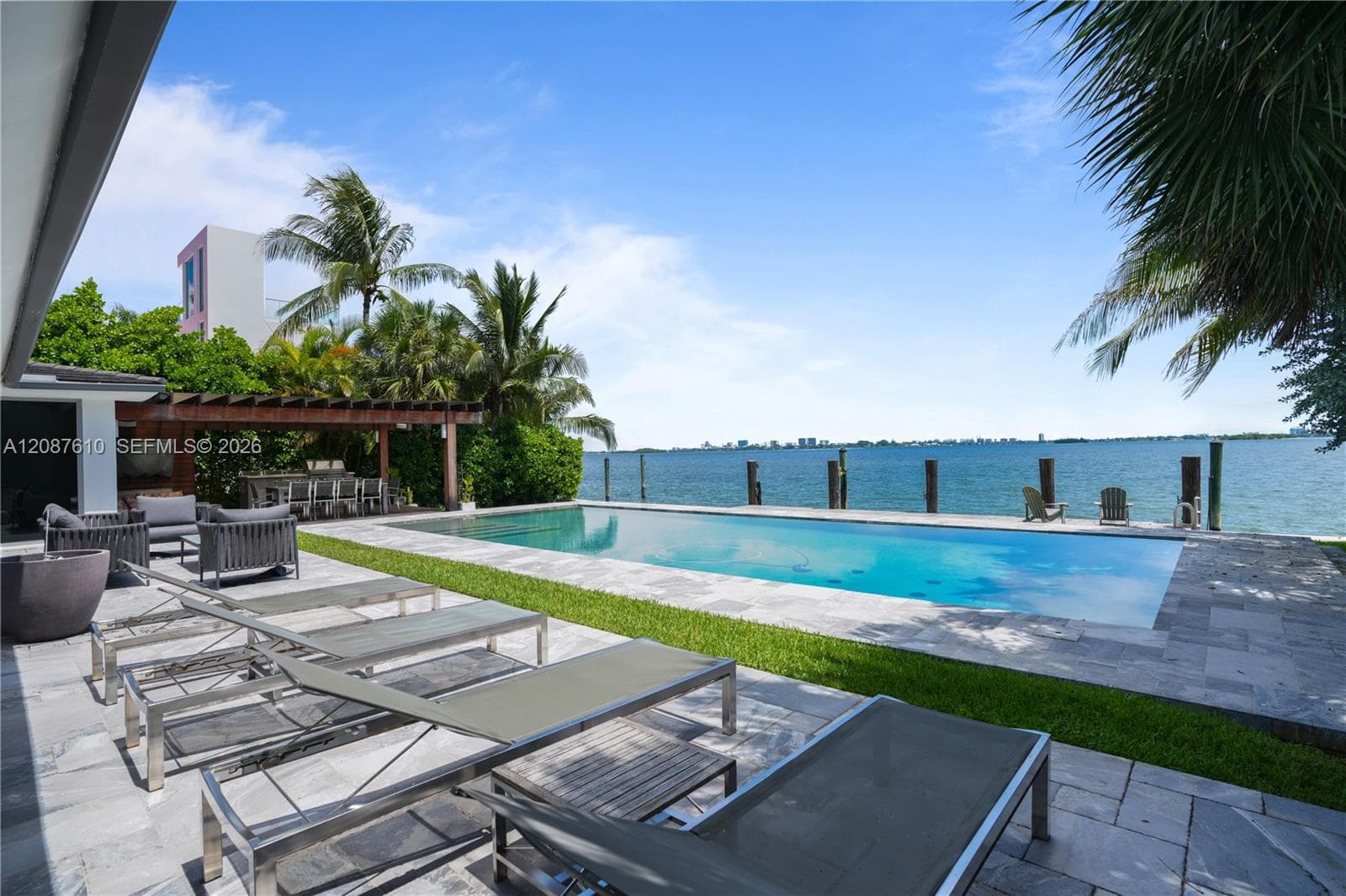 9301 N Bayshore Dr photo 23