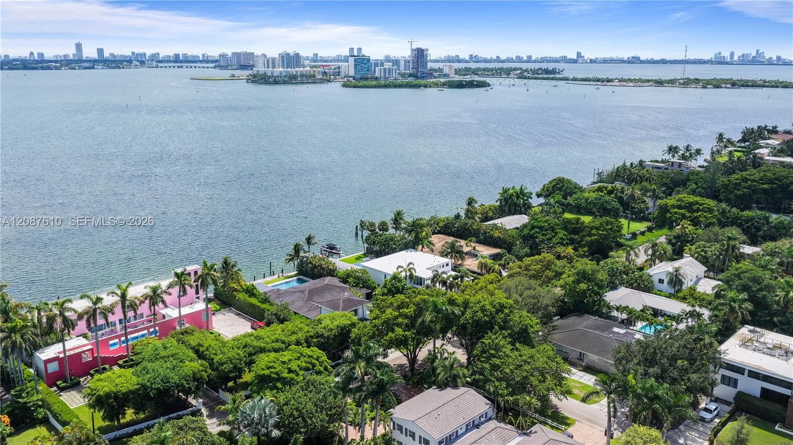 9301 N Bayshore Dr photo 2