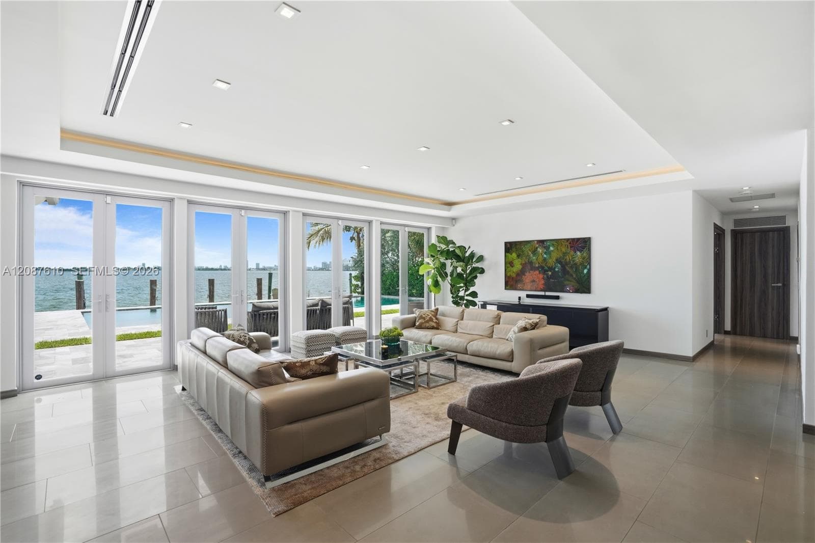 9301 N Bayshore Dr photo 6