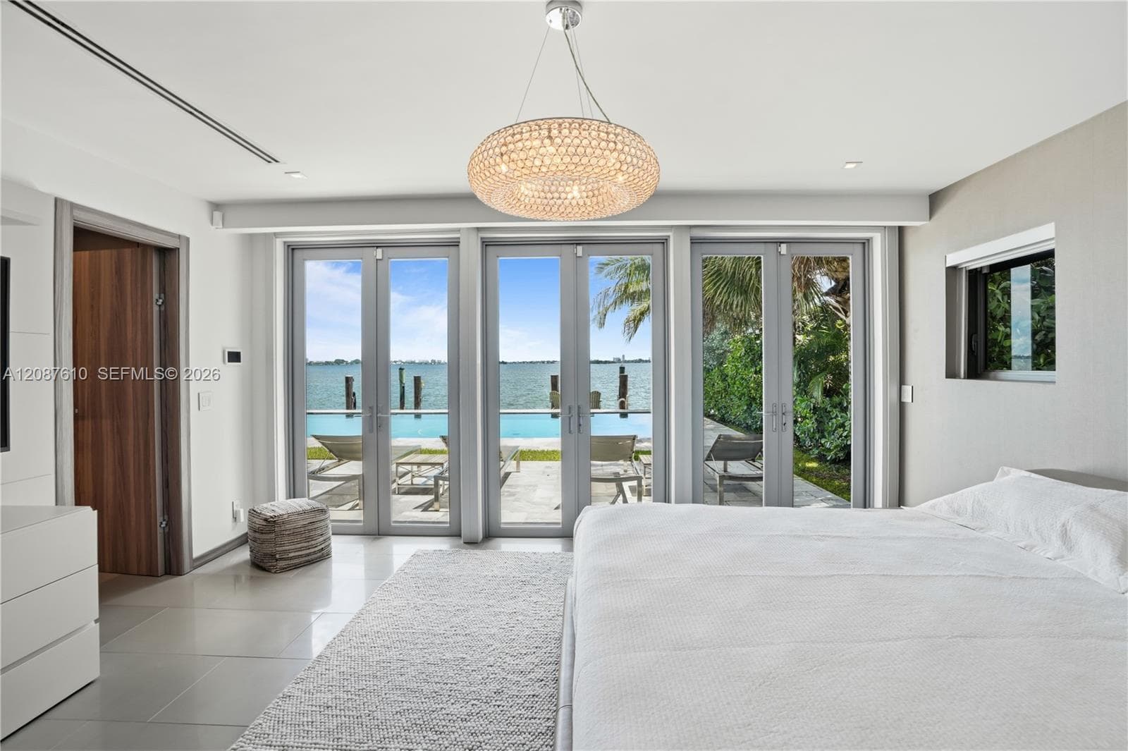 9301 N Bayshore Dr photo 12