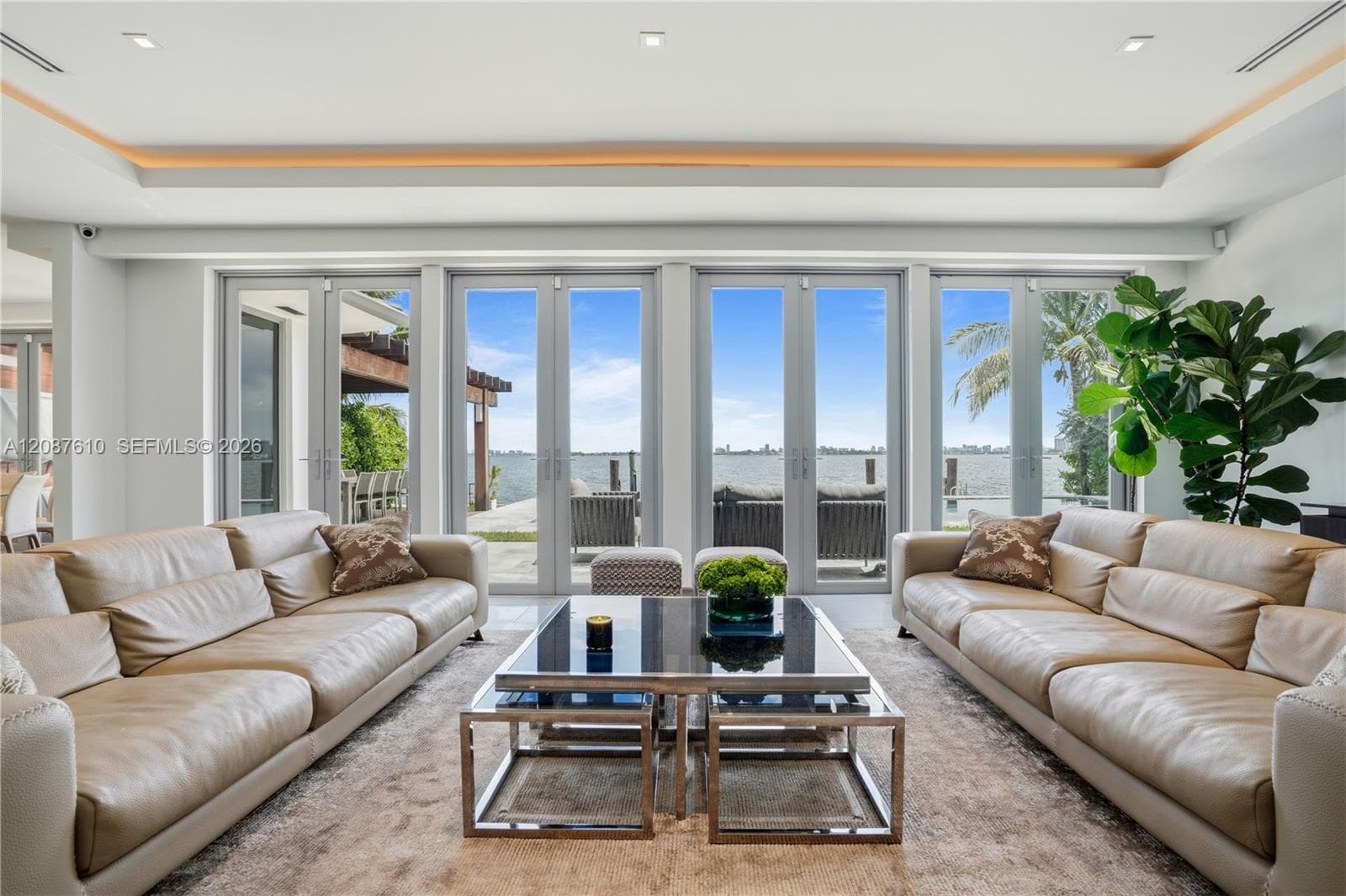 9301 N Bayshore Dr photo 3