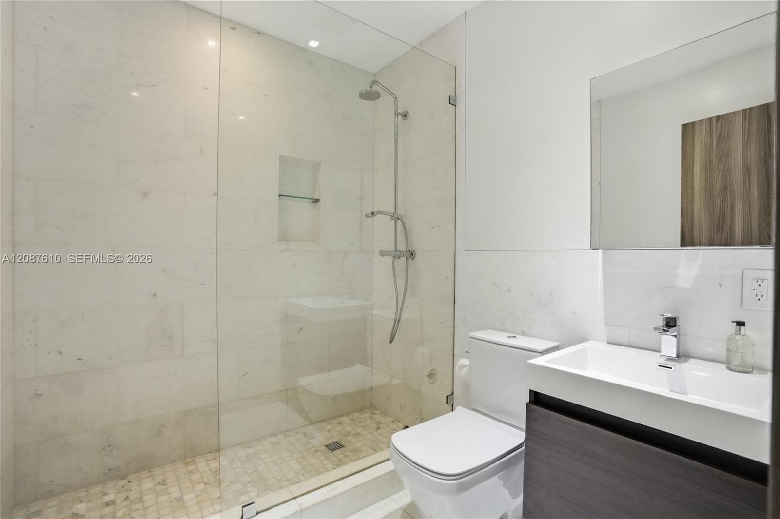 9301 N Bayshore Dr photo 20