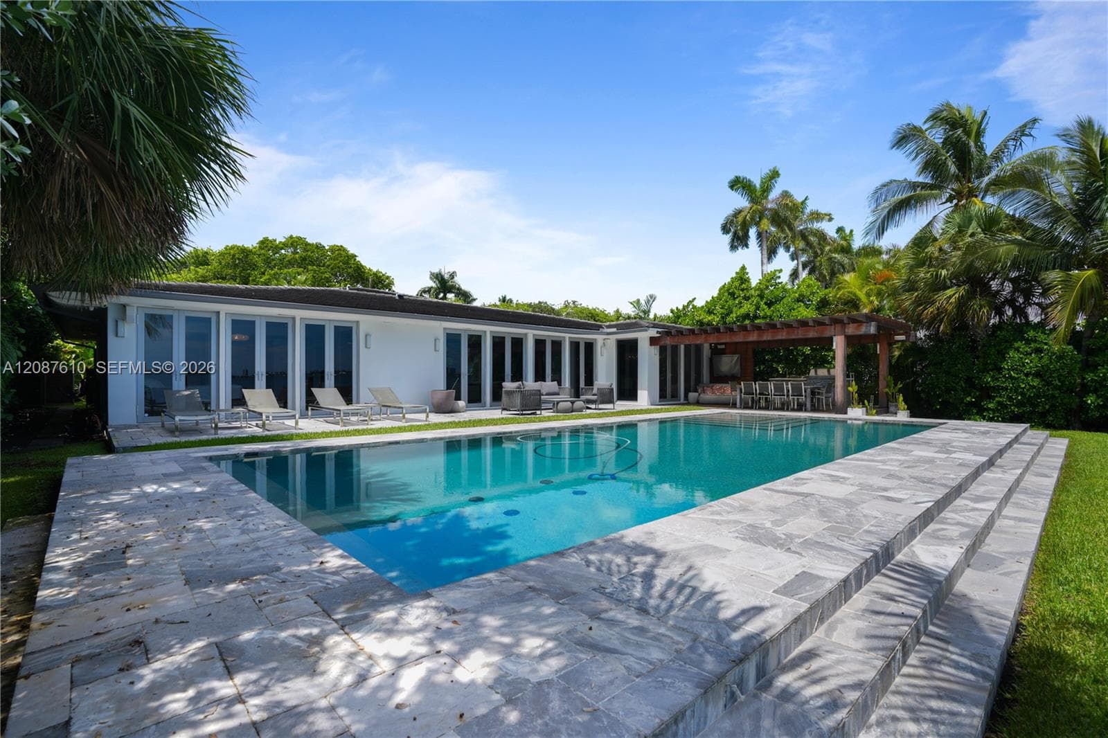 9301 N Bayshore Dr photo 24
