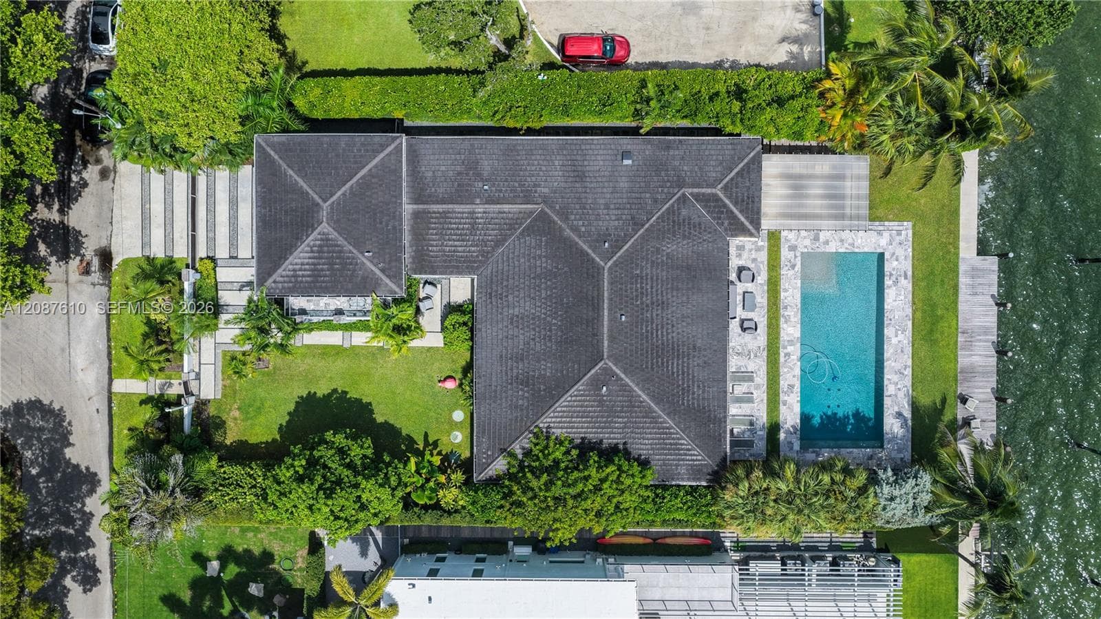 9301 N Bayshore Dr photo 87