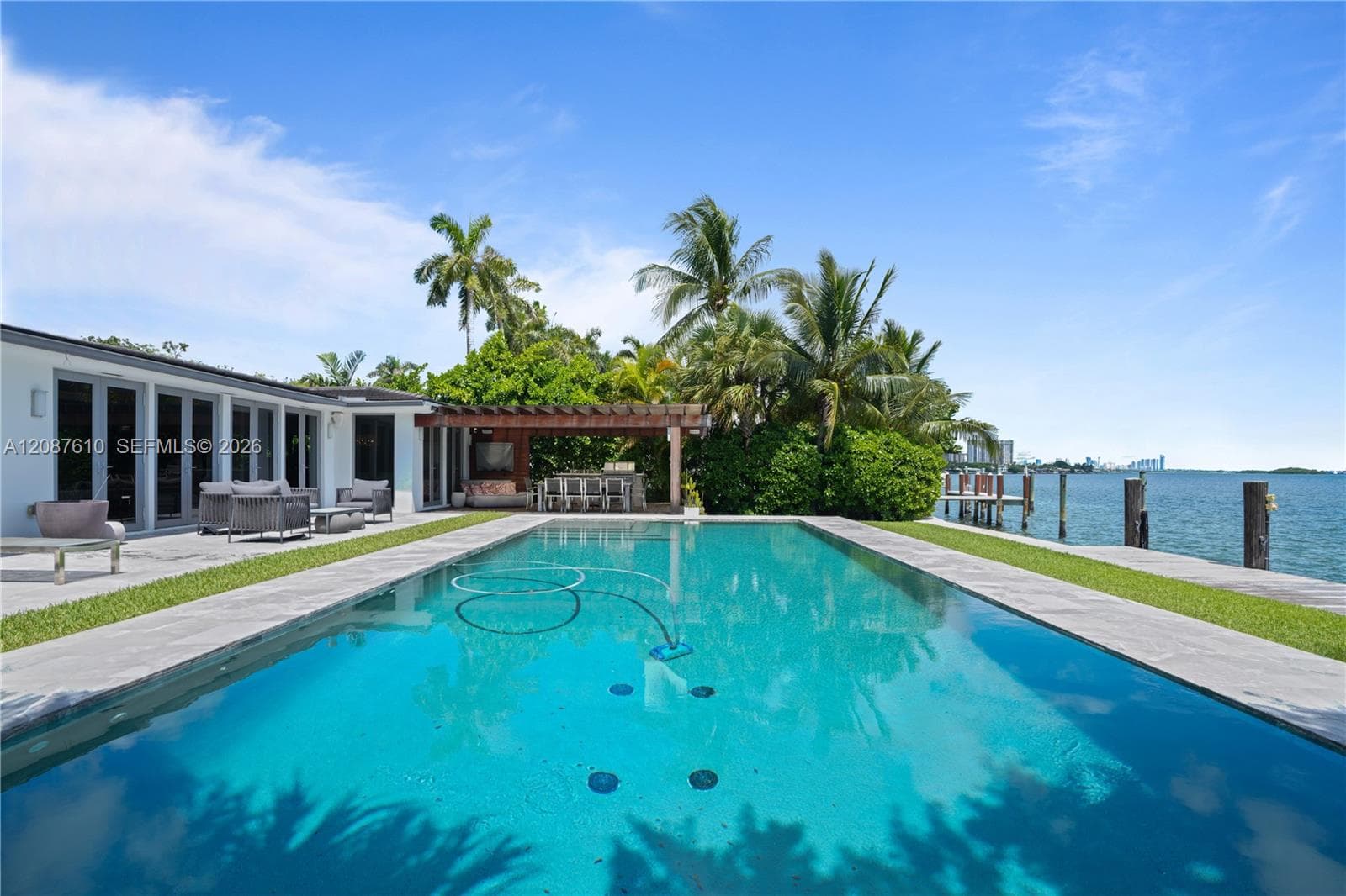 60' pool bayfront