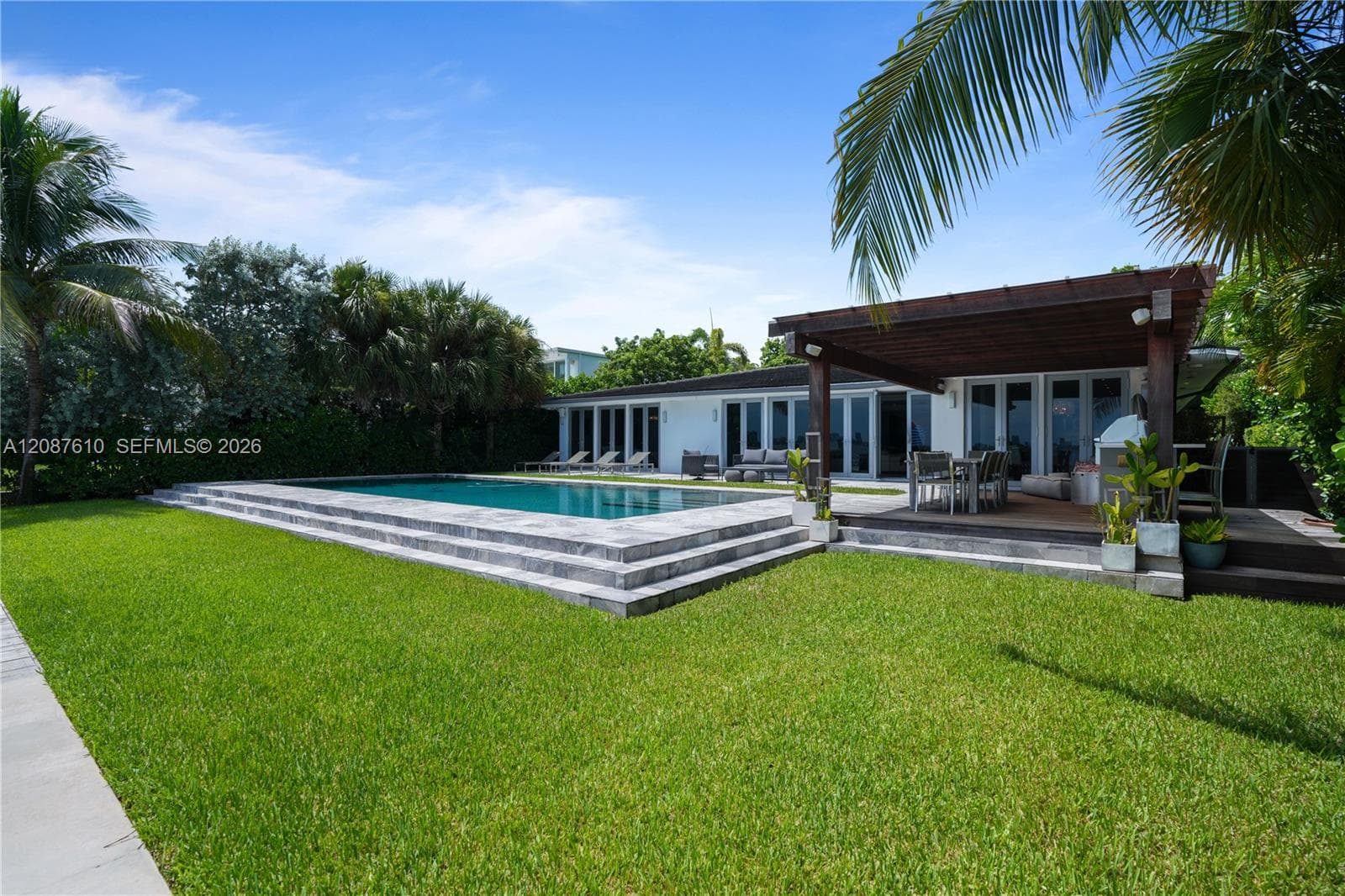 9301 N Bayshore Dr photo 25