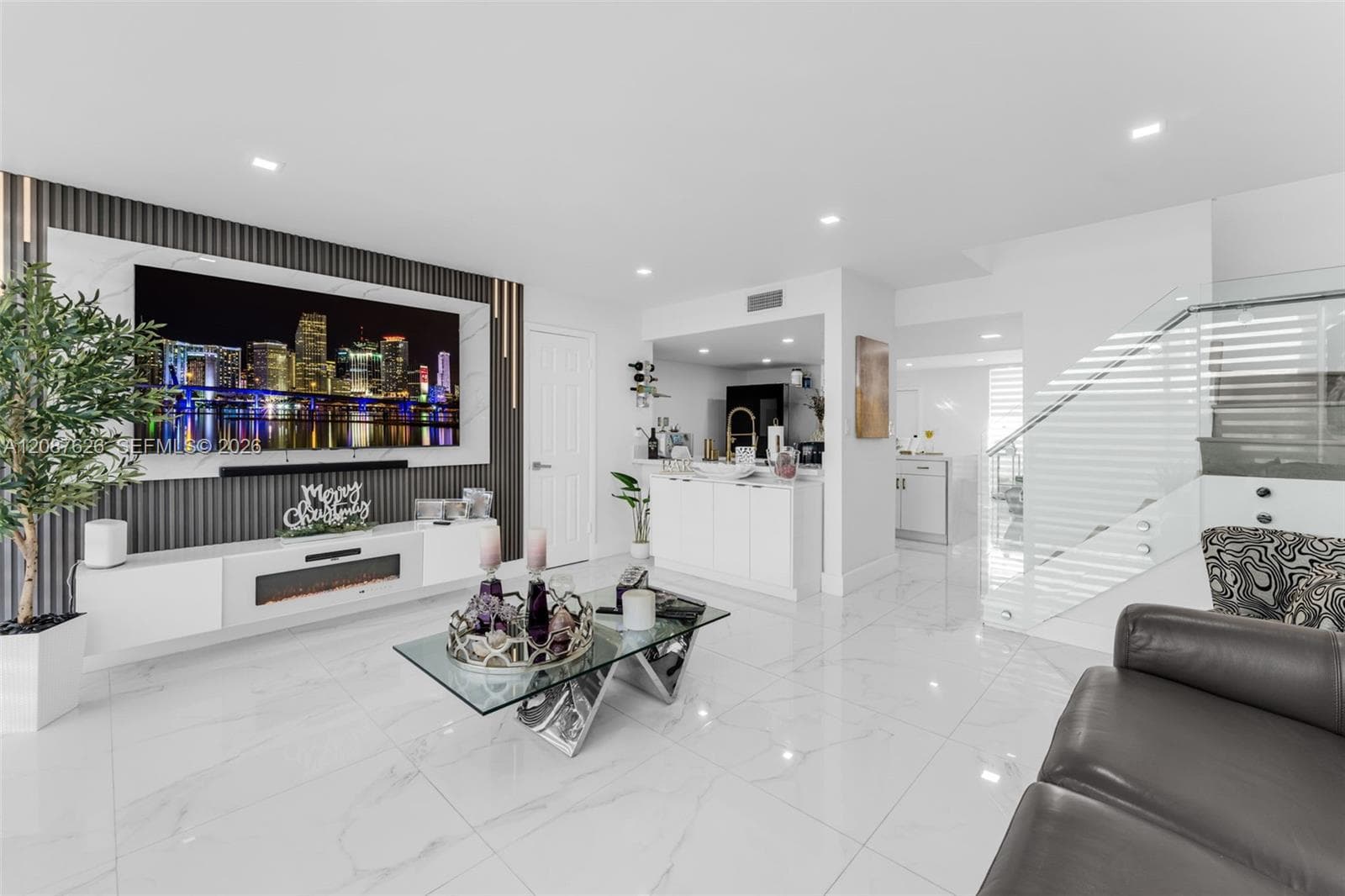 LAKE LAURA NO 2 CONDO · #503 in Miami - Photo 15
