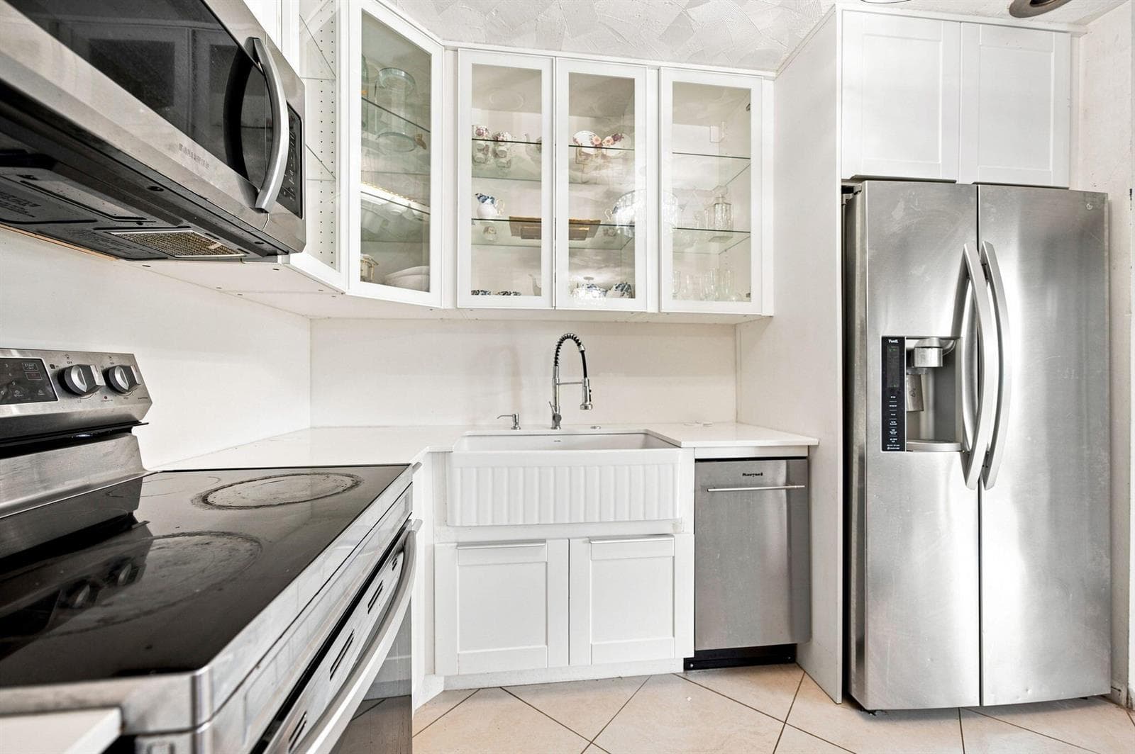 15-web-or-mls-3370-beau-rivage-dr-3-g