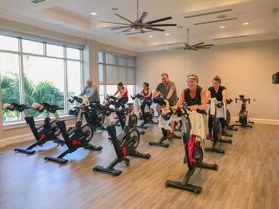 Fitness_Cycing_Class_