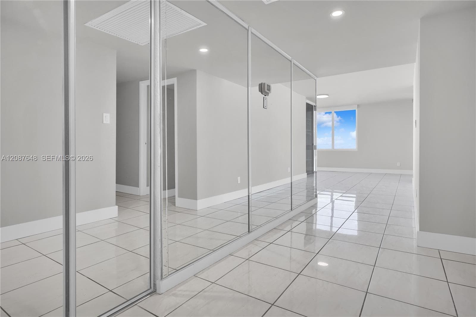 THE CARRIAGE HOUSE CONDO · #919 in Miami Beach - Photo 17
