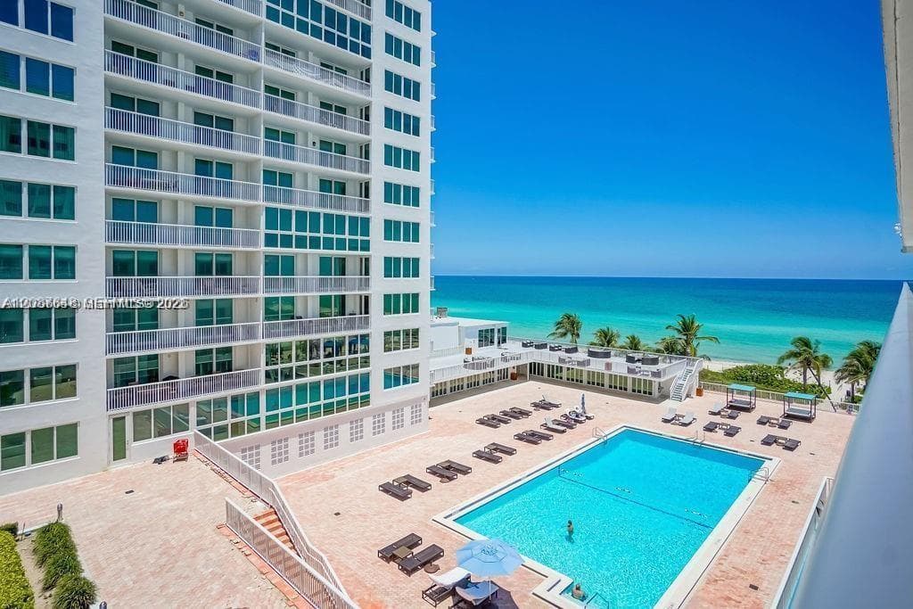 THE CARRIAGE HOUSE CONDO · #919 in Miami Beach - Photo 9