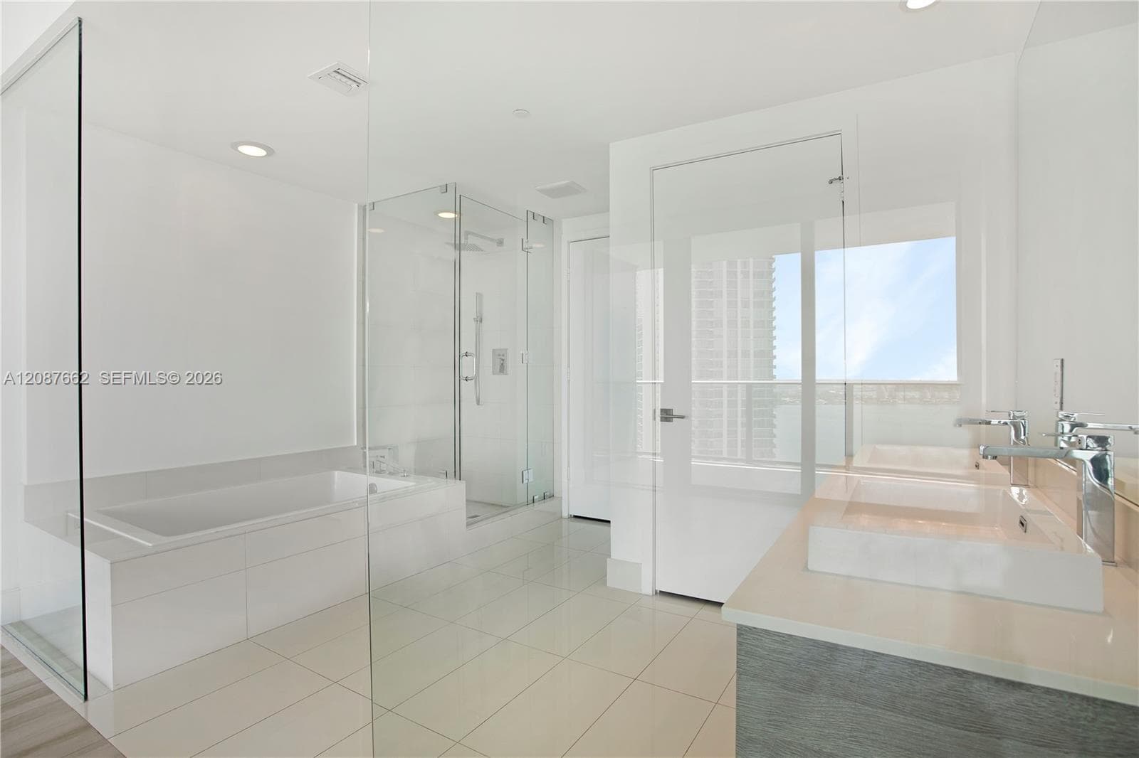 Paraiso Bay · #2802 in Miami - Photo 11