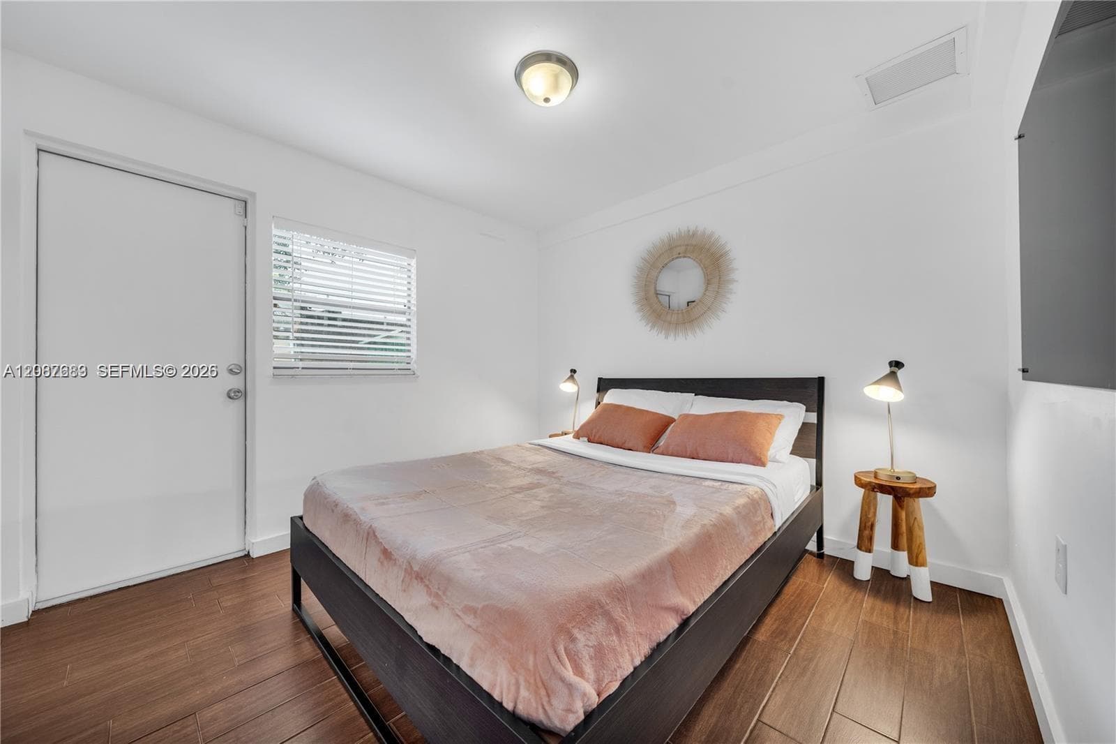 710 NE 141st St photo 31