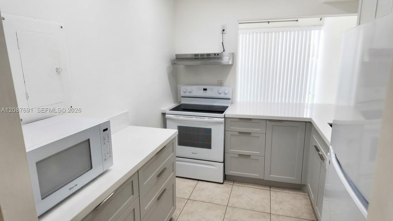 AVILA CONDO · #308 in Sunny Isles Beach - Photo 4