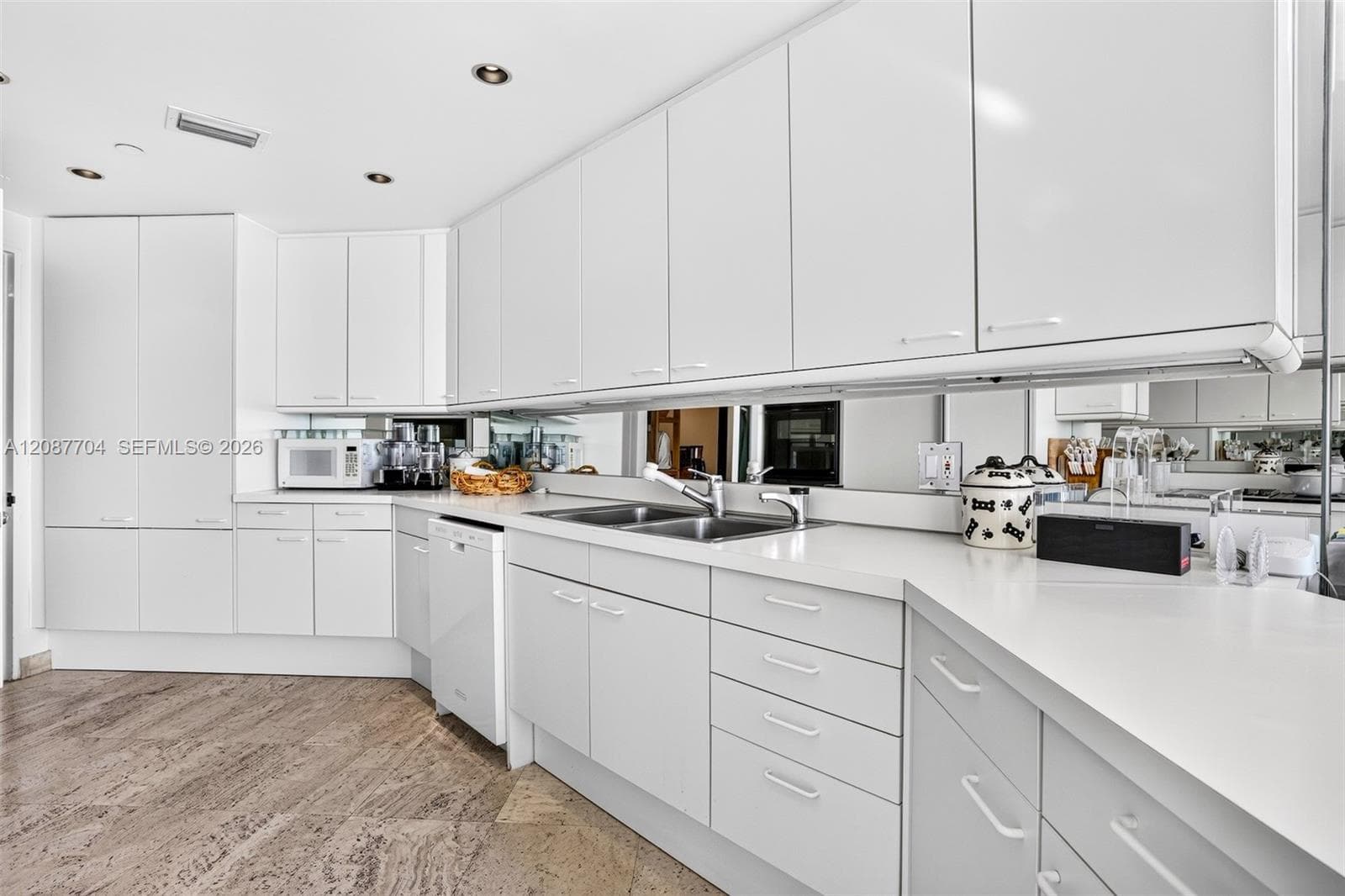 Bal Harbour Tower · #5E in Bal Harbour - Photo 34
