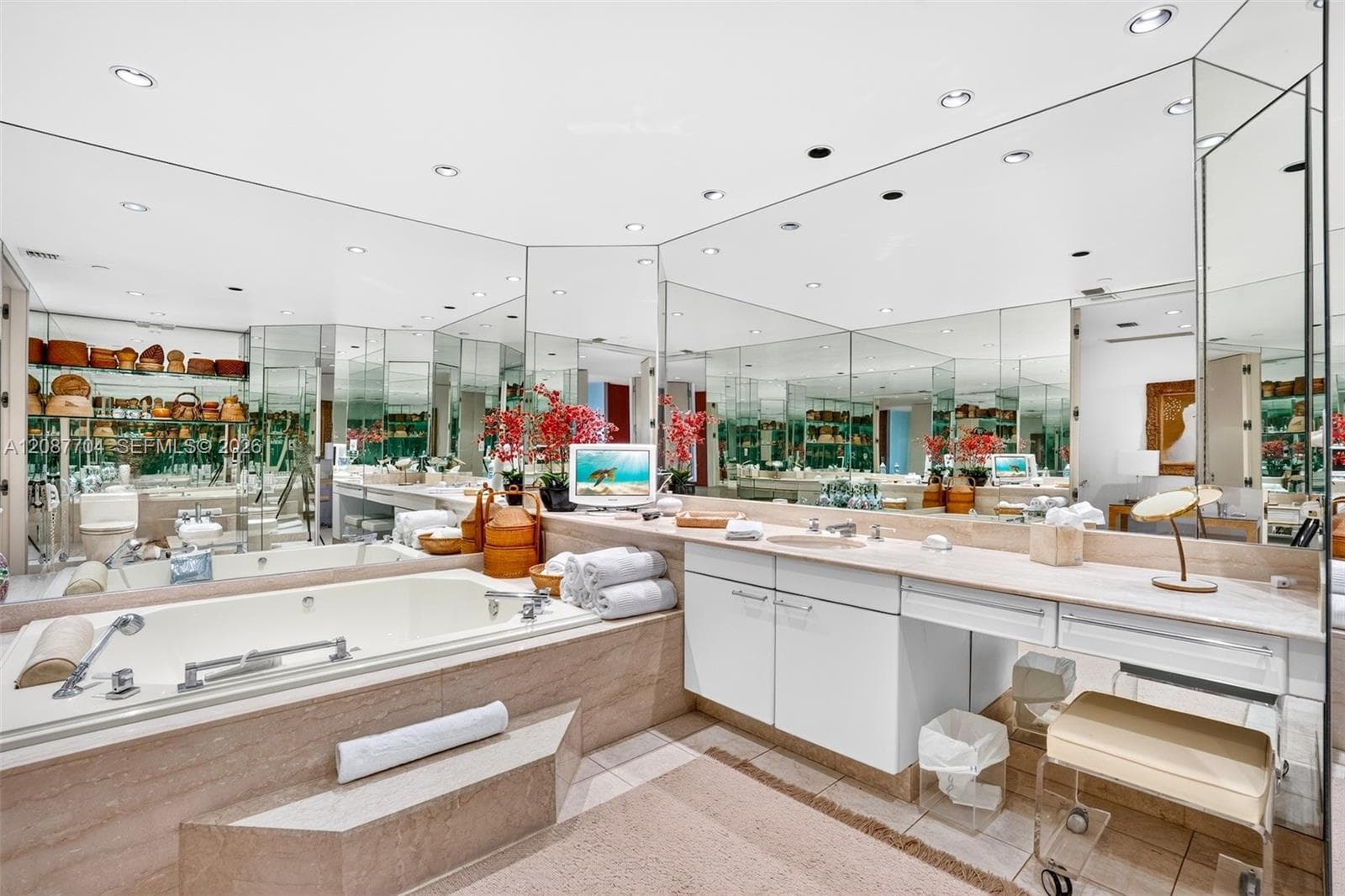 Bal Harbour Tower · #5E in Bal Harbour - Photo 40